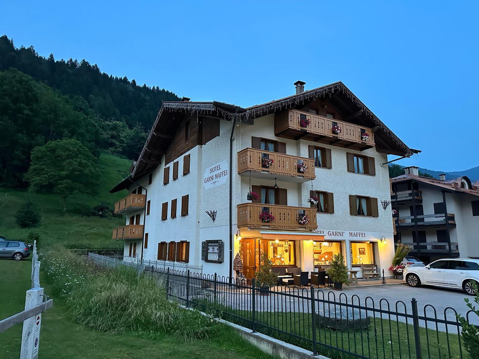 Hotel Garni Maffei Пинцоло Экстерьер фото